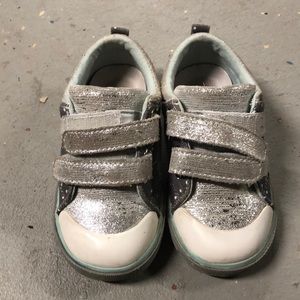 See kai run girl size 8